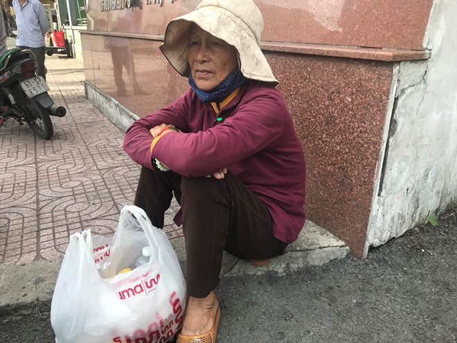 'Không ai đánh người phát cơm từ thiện ở Sài Gòn bao giờ' - Ảnh 2