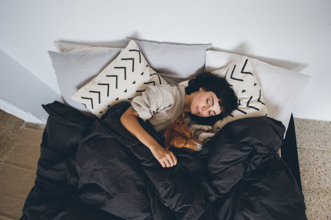 8 vật dụng quen thuộc trong phòng ngủ có thể khiến bạn mắc bệnh đột ngột - Ảnh 5