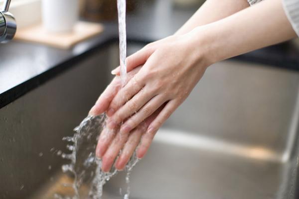 Rửa tay tưởng dễ nhưng hóa ra ai cũng mắc 6 sai lầm 'kinh điển' này - Ảnh 4