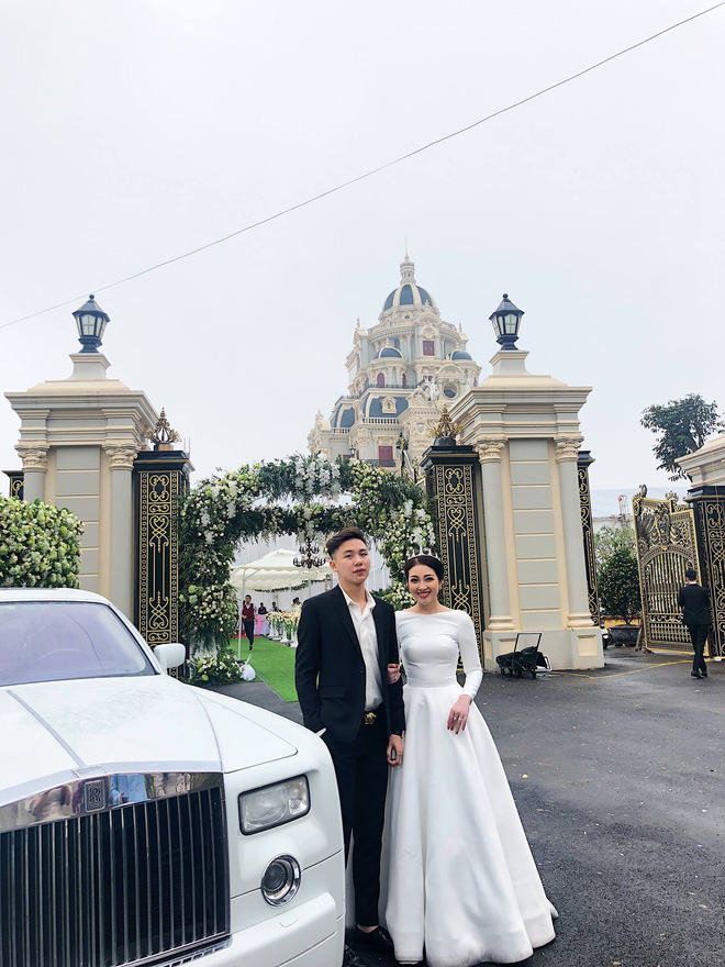 Cô dâu 'vàng đeo trĩu cổ' sống trong lâu đài 7 tầng ở Nam Định: Bố mẹ cho 200 cây vàng, 2 sổ đỏ và rước dâu bằng Rolls-Royce Phantom 35 tỷ - Ảnh 4