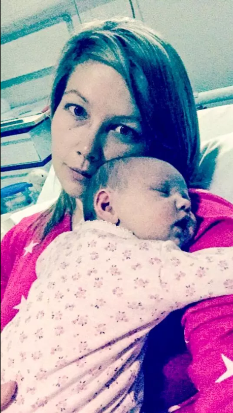 Bé gái 3 tuần tuổi bỗng dưng ngưng thở trên xe ô tô vì 1 sai lầm triệu gia đình cùng mắc - Ảnh 4