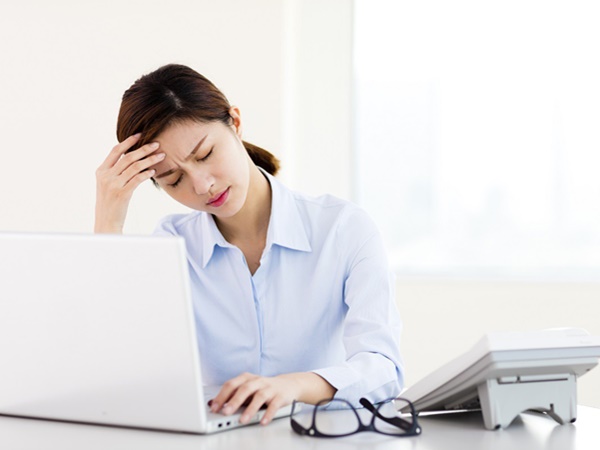 Các nữ nhân viên văn phòng khi bước vào độ tuổi 30 thường có nguy cơ cao mắc chứng rối loạn nội tiết tố - Ảnh 1