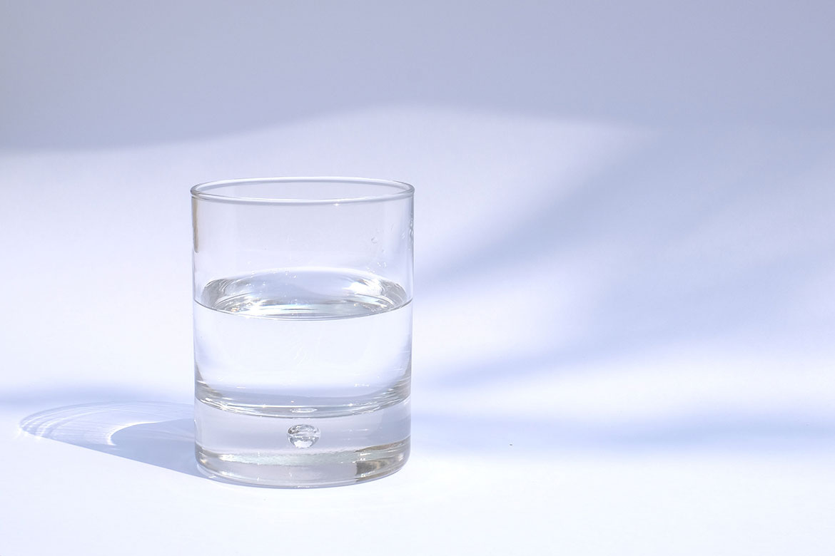 8 lý do khiến việc uống đủ nước cực kỳ quan trọng với làm đẹp - Ảnh 3