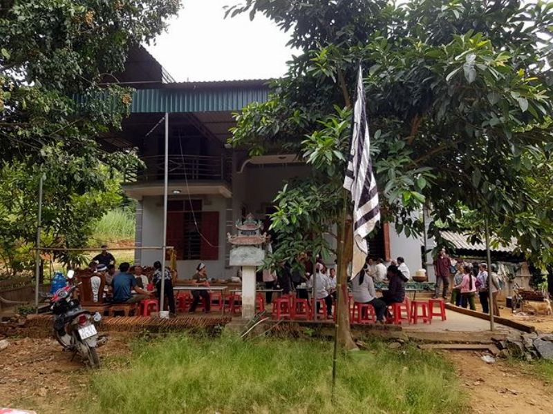Điện giật làm 4 công nhân tử vong ở Nghệ An: Tang thương xóm nhỏ - Ảnh 3
