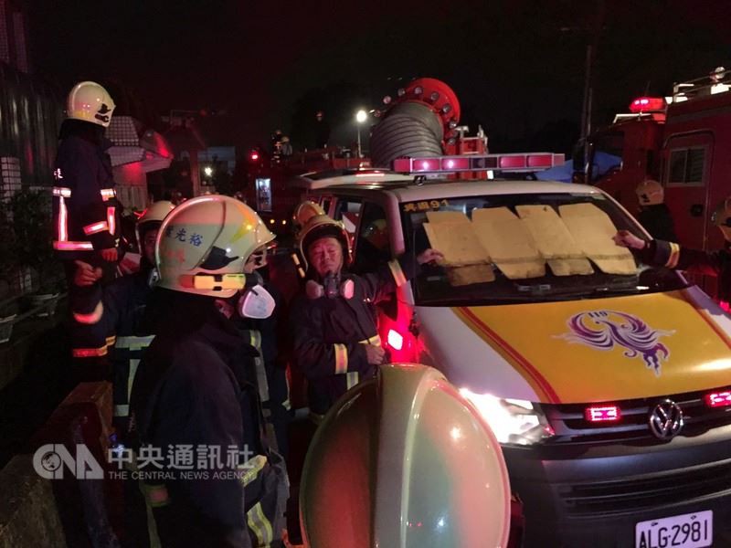 Vụ cháy kinh hoàng tại Đài Loan: 5 chiến sĩ cứu hỏa đã hy sinh trong lúc cứu giúp 2 người bị mắc kẹt - Ảnh 3
