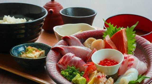 Tại sao người Nhật ăn cá sống mỗi ngày mà không sợ bị nhiễm ký sinh trùng - Ảnh 1