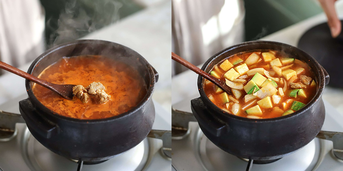 Học người Hàn nấu món canh thịt, ăn vào tiết trời mùa đông là ngon số 1! - Ảnh 4