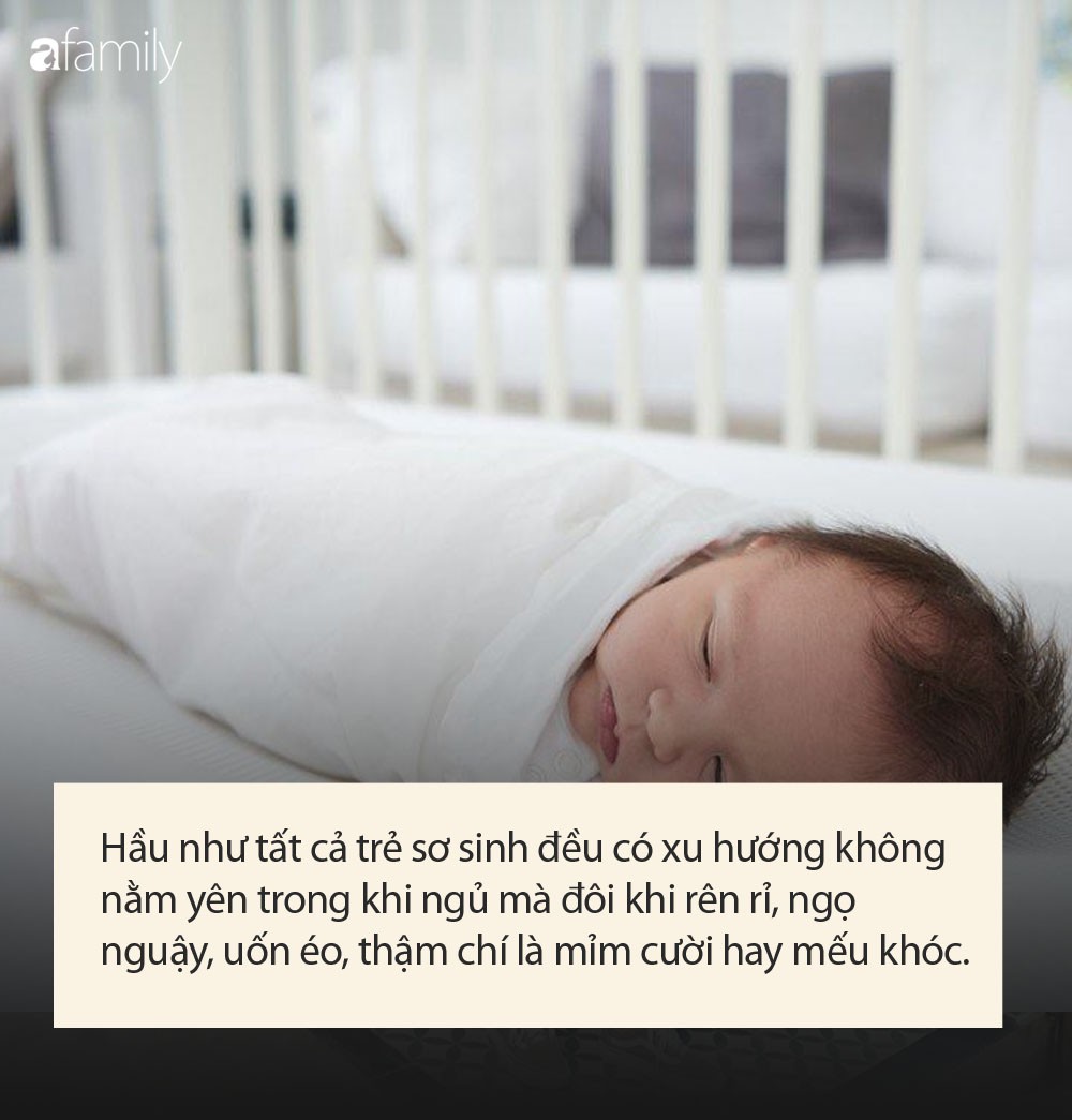 Khoa học lý giải vì sao trẻ sơ sinh thường giật mình, rên rỉ, thậm chí khóc cười trong khi ngủ - Ảnh 1