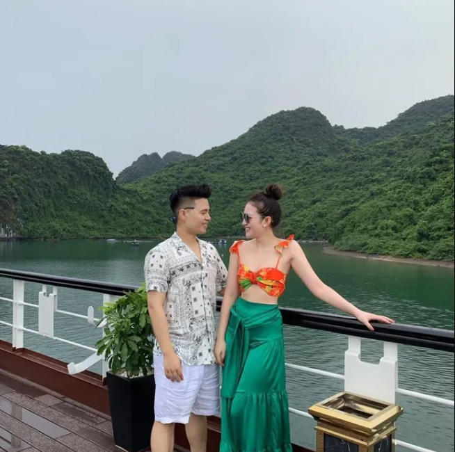 Cuộc sống của cô dâu '200 cây vàng' ở Nam Định khiến nhiều người xuýt xoa: Đồng hồ tiền tỷ, du lịch siêu sang chảnh - Ảnh 5