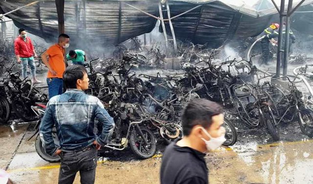 Đã xác định nguyên nhân vụ cháy 500 xe máy của công nhân ở Nam Định - Ảnh 2
