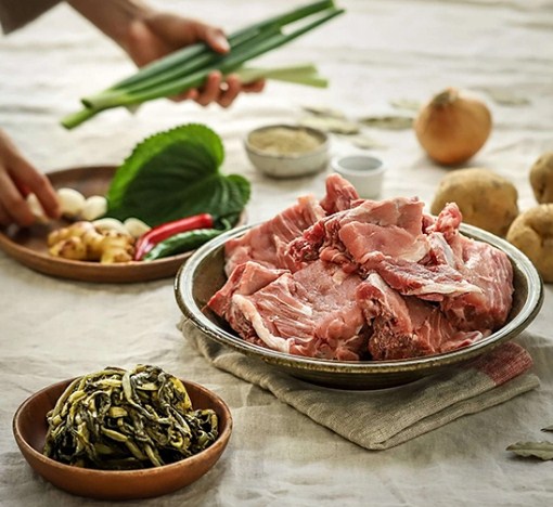 Canh khoai tây hầm xương Hàn Quốc thơm ngon nhờ cách nấu này - Ảnh 1
