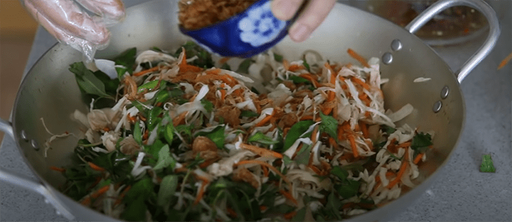 Cách làm món gỏi gà bắp cải ngon giòn ngất ngây, cực dễ làm tại nhà - Ảnh 5
