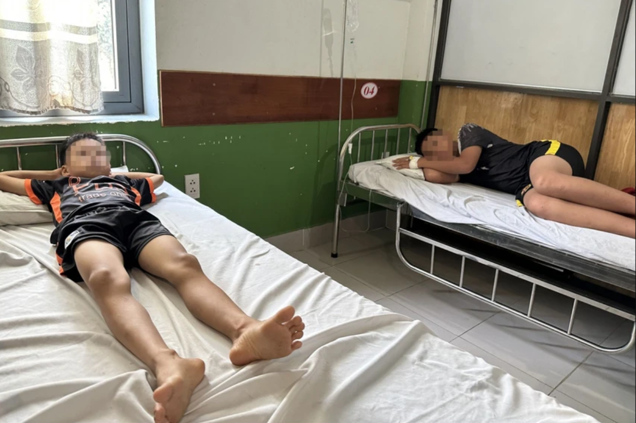 Người phụ nữ bị tố đánh 4 đứa trẻ nhập viện ở Quảng Nam - Ảnh 2