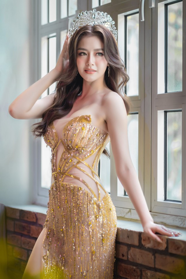 Á hậu 4 Hoa hậu Siêu quốc gia Đặng Thanh Ngân xuất hiện xinh đẹp, tiết lộ lý do 'ở ẩn', dành 3 năm học diễn xuất - Ảnh 1