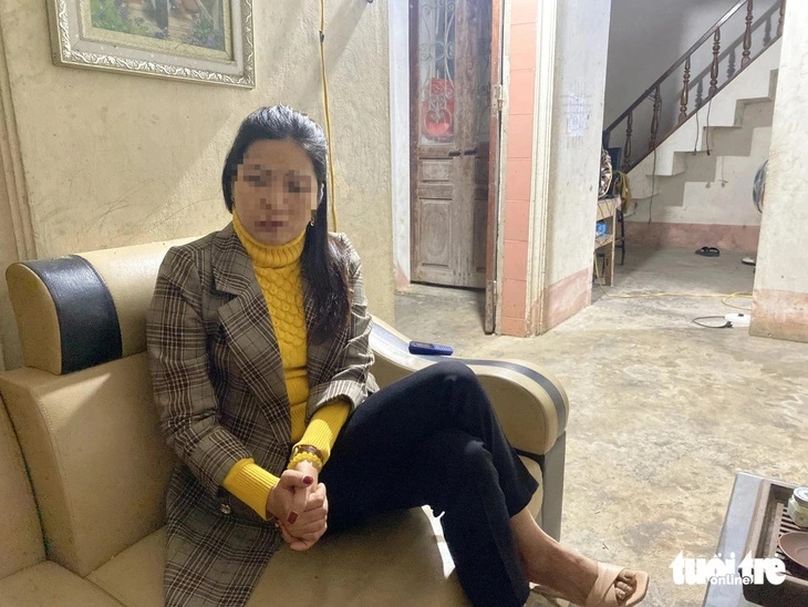 Vụ cô giáo bị học sinh nhốt, ném dép ở Tuyên Quang: Cảnh cáo, chuyển công tác Hiệu trưởng, kỷ luật cô giáo  - Ảnh 3