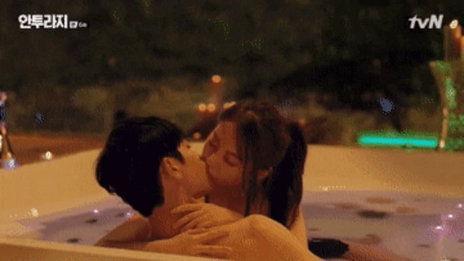 Knet chọn ra 3 nụ hôn nóng bỏng nhất phim Hàn, khán giả Việt Nam la làng kêu thiếu Park Seo Joon đấy nha! - Ảnh 3