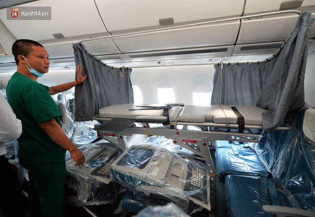 Ảnh: Bên trong chuyến bay đặc biệt đón 120 công dân nhiễm Covid-19 tại Guinea Xích đạo về nước - Ảnh 10