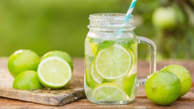 Nước chanh và nước cam: Nước nào giàu dinh dưỡng và tốt hơn cho người uống? - Ảnh 1