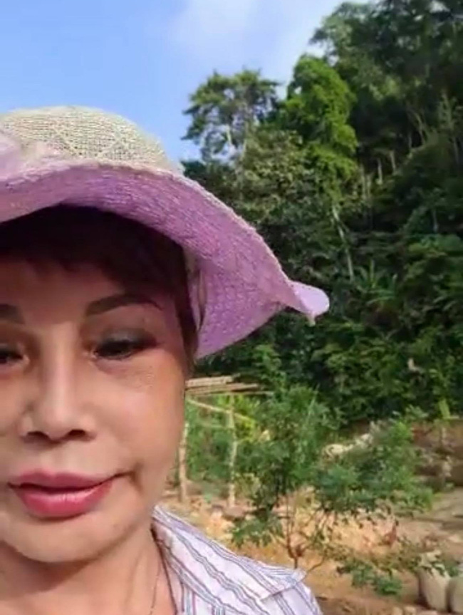 Luôn tự tin chụp ảnh ảo với làn da nhẵn thín, cô dâu 63 tuổi ở Cao Bằng trông như thế nào trong clip livestream? - Ảnh 3