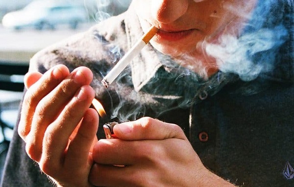 Ngoài hút thuốc lá, 6 “thủ phạm” này cũng là nguyên nhân gây ung thư phổi - Ảnh 1