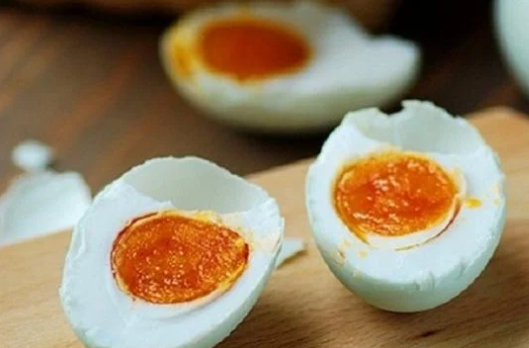 Trứng 'đại bổ' cho bữa sáng, nhưng có 5 kiểu ăn trứng phản tác dụng, gây hại cho sức khỏe - Ảnh 1