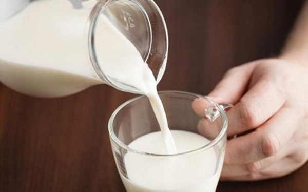 Uống sữa quá nhiều gây ra những tác hại khôn lường - Ảnh 2