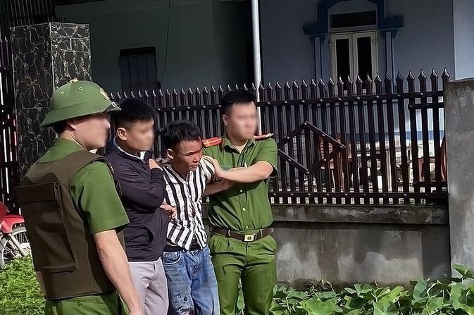 Nghệ An: Bao vây đồi keo, bắt giữ nghi phạm gây ra án mạng khiến 3 người thương vong  - Ảnh 1