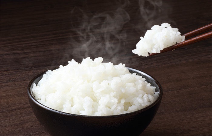 Bất ngờ về kiểu ăn cơm trắng của người Nhật nhiều năm không mắc bệnh tiểu đường: Để cơm vào tủ lạnh, kết hợp nhiều thành phần - Ảnh 1