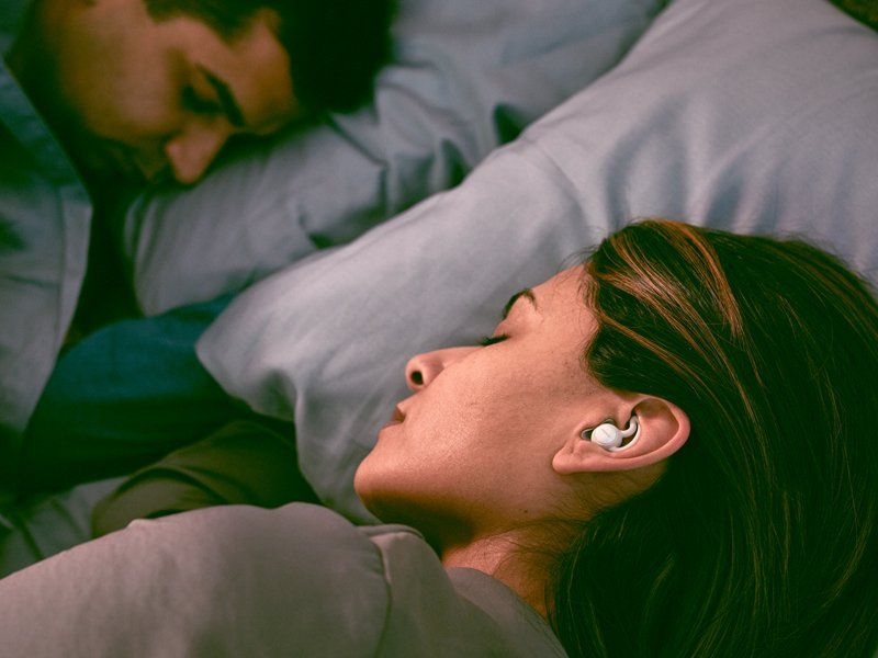 Bật mí 5 mẹo vặt để có một giấc ngủ bình yên khi người bên cạnh “ngáy” - Ảnh 1