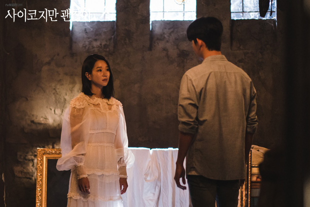 1 chiếc váy 2 số phận: 'Điên nữ Itaewon' bị chê khó cảm, Seo Ye Ji diện lên lại sang hết sức - Ảnh 3