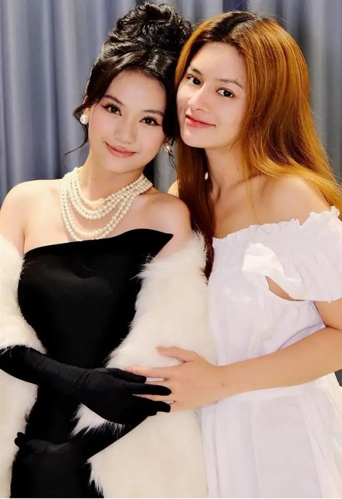 Loạt ái nữ nhà sao Việt gây sốc về visual đẹp 'khó rời mắt', khiến netizen không ngớt lời khen - Ảnh 1