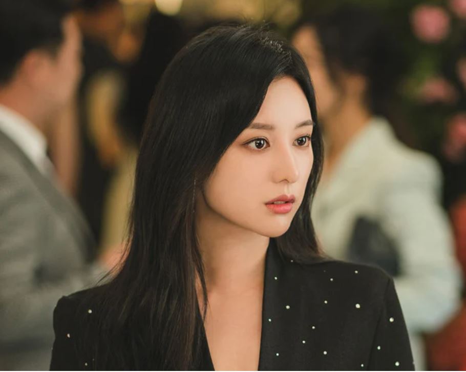 4 cách giữ làn da căng bóng, vẻ ngoài trẻ trung của 'nữ hoàng nước mắt' Kim Ji Won - Ảnh 2