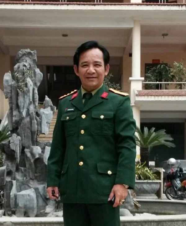 Những nghệ sĩ Việt mang quân hàm công an, quân đội - Ảnh 2