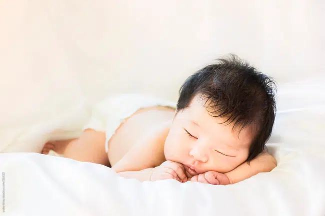 Trẻ sơ sinh ngủ có 3 hiện tượng này hãy nhanh chóng đánh thức dậy, nếu chậm trễ sẽ hại bé - Ảnh 3