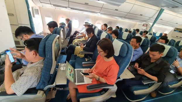 Tìm người trên 2 chuyến bay từ Đà Nẵng đến TP. HCM vì phát hiện 2 hành khách mắc COVID-19 - Ảnh 1