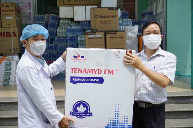 5 bệnh viện ở Đà Nẵng tiếp nhận 10.000 khẩu trang N95 chống dịch Covid-19 - Ảnh 2