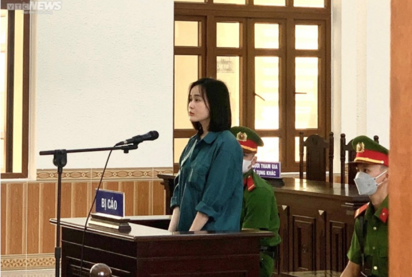Nóng: 'Hotgirl Bắc Giang' Tina Dương hầu tòa, ngoại hình khác lạ qua ảnh camera thường - Ảnh 1