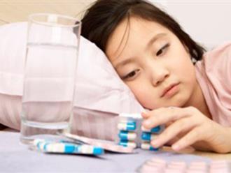 Đừng để thuốc kháng sinh 'hoành hành' cơ thể bé, mẹ có thể dùng các biện pháp này để giảm triệu chứng cảm cúm của trẻ