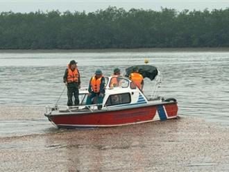 Lật thuyền do giông lốc ở Quảng Ninh, 4 người phụ nữ mất tích