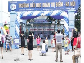 Học sinh lớp 3 trường Tiểu học Đoàn Thị Điểm - Hà Nội bị bỏ quên trên xe đưa đón