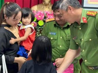 Giải cứu an toàn 2 bé gái mất tích ở phố đi bộ Nguyễn Huệ về với gia đình, lộ  diện đối tượng dụ dỗ trẻ em
