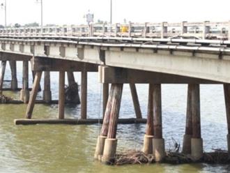 Xót xa: Tìm thấy thi thể người phụ nữ để xe lại trên cầu rồi gieo mình xuống sông Thu Bồn tự tử