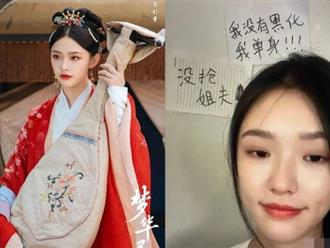 Mộng Hoa Lục: 'Chị em tốt' của Lưu Diệc Phi spoil 1 chi tiết cực hot trong phim, netizen phấn khích 'May quá, yên tâm hóng phim tiếp rồi'