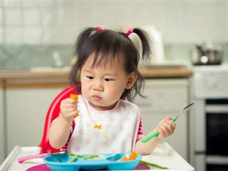 10 thực phẩm quen thuộc trẻ nào cũng thích nhưng lại là hiểm họa sức khỏe với các bé