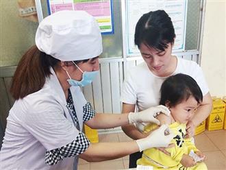 6 mũi vắc-xin cực kì quan trọng cha mẹ không thể bỏ qua khi cho con đi tiêm phòng