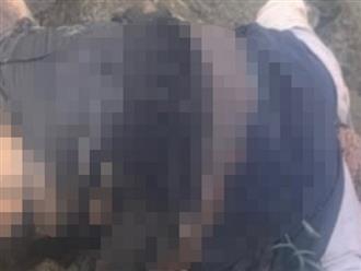 Rúng động: Phát hiện thi thể phụ nữ đang phân hủy bên bờ sông Hồng