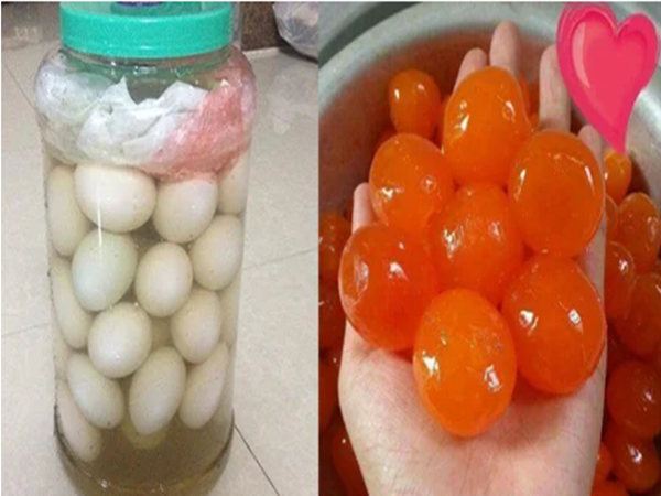 2 cách làm trứng muối tại nhà cực thơm ngon, không lo bị tanh - Ảnh 1