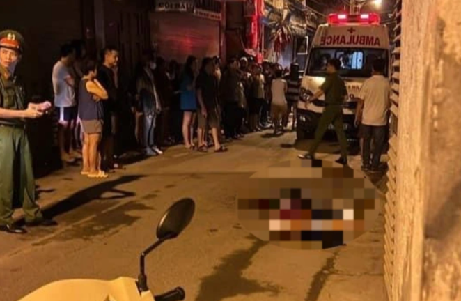 Án mạng giữa đêm khiến 1 người tử vong tại chỗ ở Hà Nội: Nghi phạm thừa nhận đâm nhầm người, 'rất ân hận' - Ảnh 2