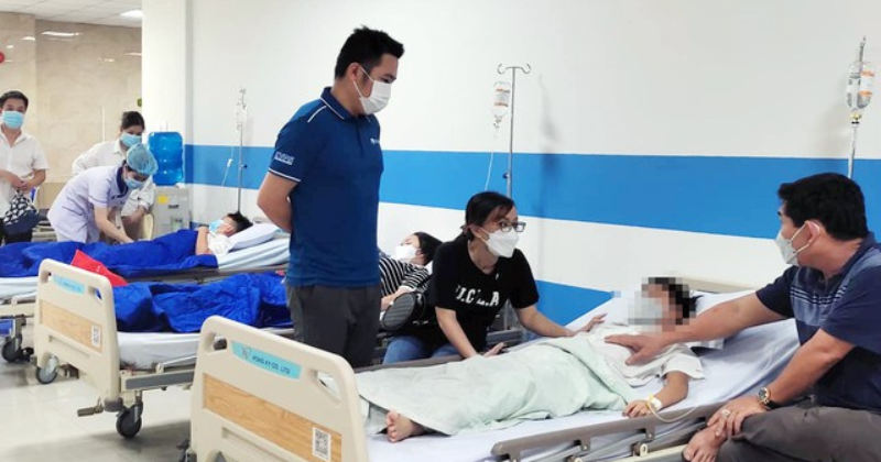 Thông tin mới vụ hàng trăm học sinh nhập viện cấp cứu nghi ngộ độc sau bữa ăn ở trường tại Nha Trang - Ảnh 1