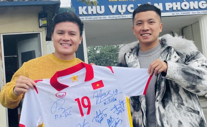 Bán áo đấu Quang Hải, Duy Mạnh ủng hộ những trẻ em đang gặp khó khăn sau covid 19 - Ảnh 1